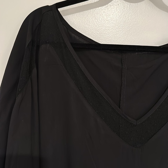 NWT Bloomchic 30 Plus, Black short sleeve blouse with lace trimming. - Picture 3 of 9